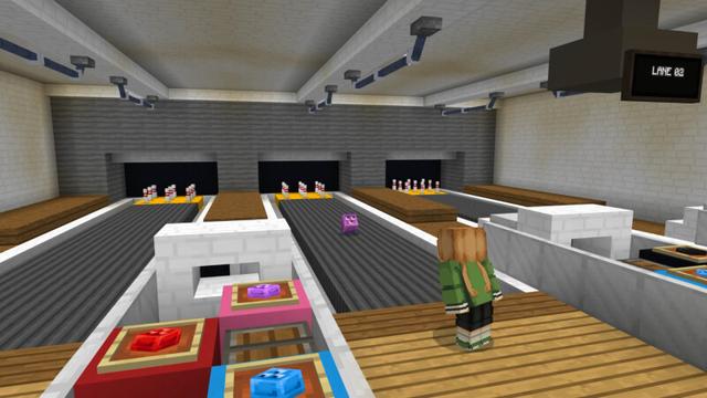 Screenshot of the Minecraft Bedrock Marketplace product Jungle Cliff Mansion created by CrackedCubes.
