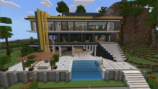 Screenshot of the Minecraft Bedrock Marketplace product Golden Mansion created by Eco Studios.
