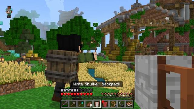 Screenshot of the Minecraft Bedrock Marketplace product Basic Backpacks Add-On created by Entity Builds.
