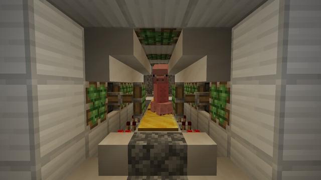 Screenshot of the Minecraft Bedrock Marketplace product Become a Creeper created by Lifeboat.