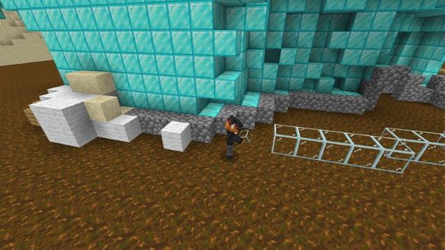 Screenshot of the Minecraft Bedrock Marketplace product Explosions vs 500,000 Diamonds created by Lifeboat.