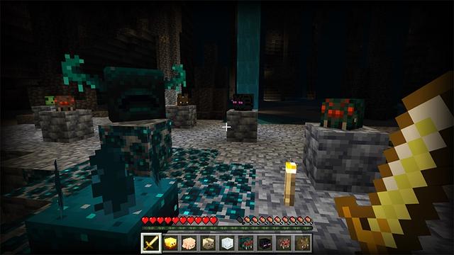 Screenshot of the Minecraft Bedrock Marketplace product More Mob Heads created by Lifeboat.