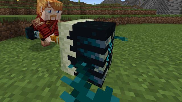 Screenshot of the Minecraft Bedrock Marketplace product Mob Weapons created by Logdotzip.