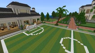 Screenshot of the Minecraft Bedrock Marketplace product Luxury Estate created by Meraki.