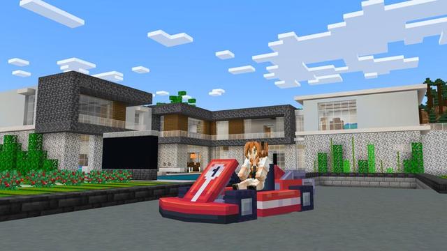 Screenshot of the Minecraft Bedrock Marketplace product Modern Mansion Racing created by Nitric Concepts.