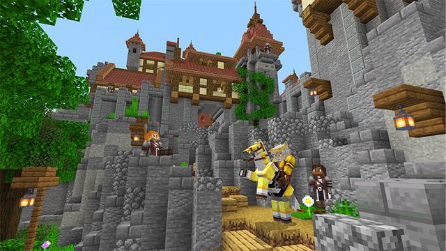 Screenshot of the Minecraft Bedrock Marketplace product Crown Castle created by Pixelbiester.