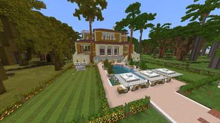 Screenshot of the Minecraft Bedrock Marketplace product Luxury Yacht Port created by RareLoot.