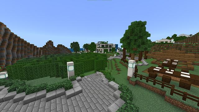Screenshot of the Minecraft Bedrock Marketplace product Billionaire Forest Estate created by Razzleberries.